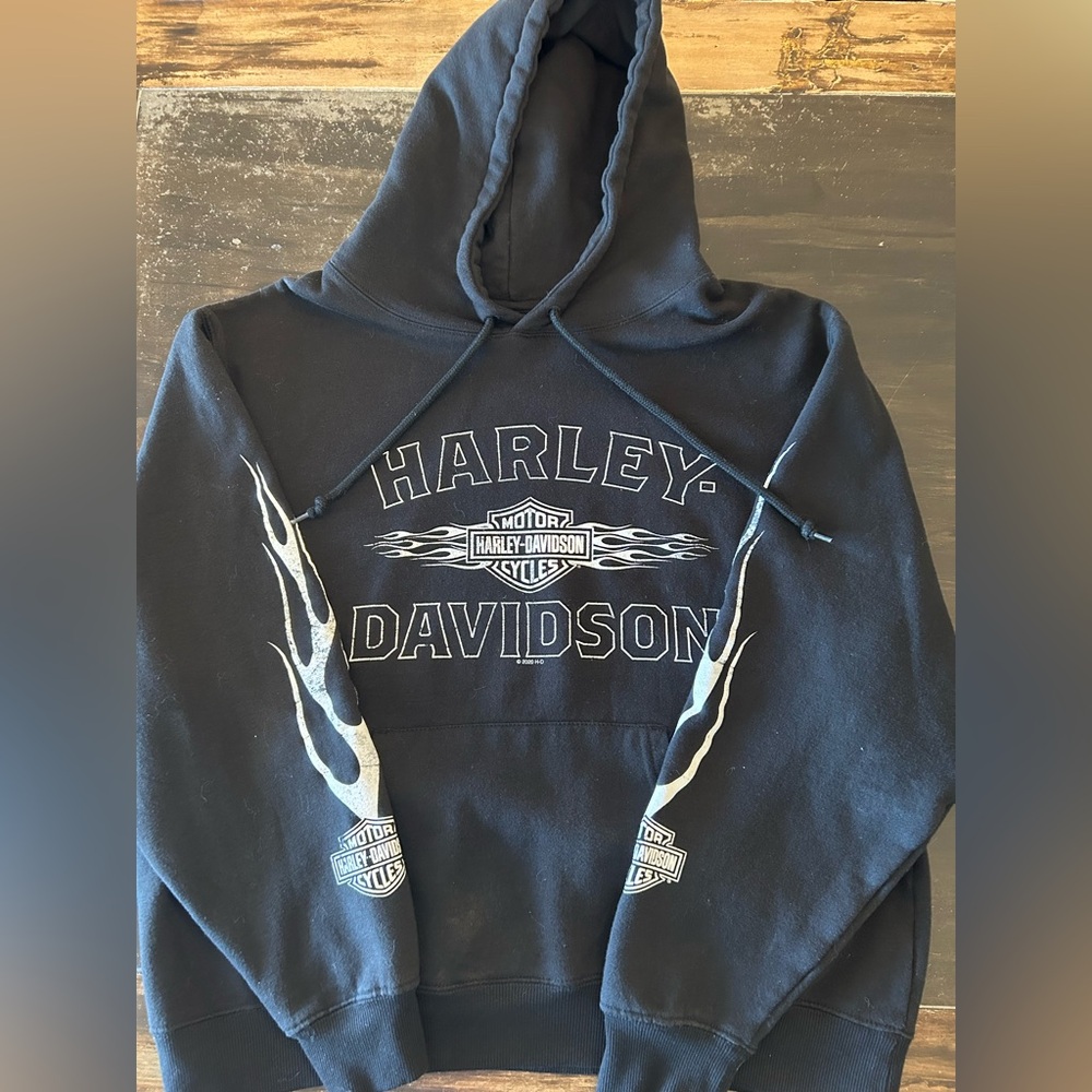 Women’s size large black Harley Davidson, Seattle hooded sweatshirt.